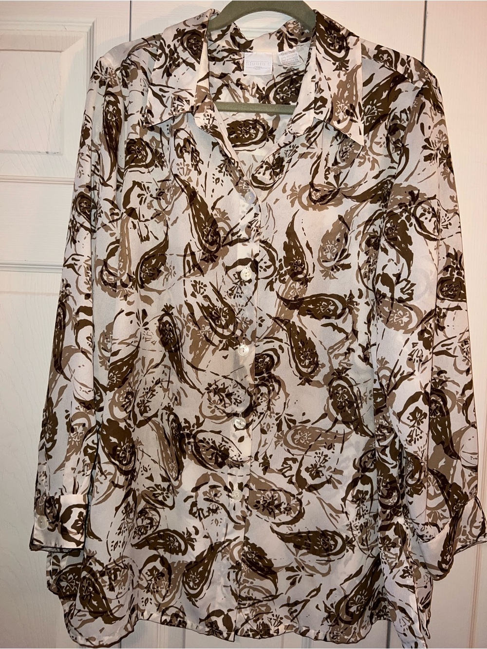 NWOT Lightweight White Button-Up Blouse with Brown Paisley Print 18w